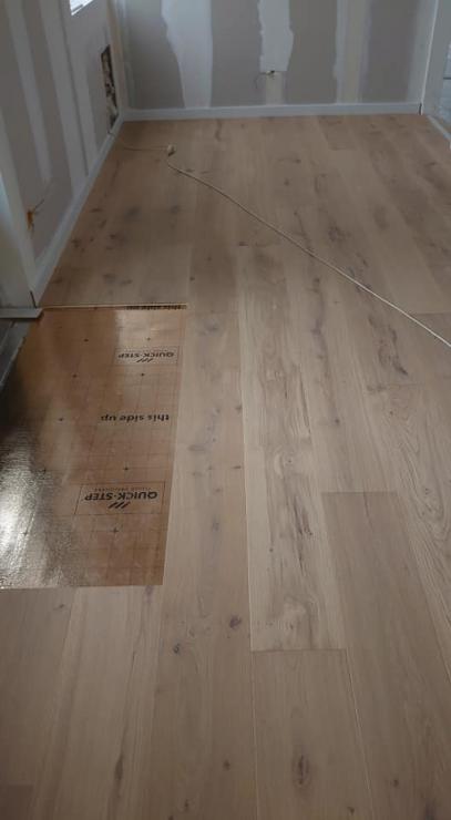 
								                Pose de parquet flottant près de Lille